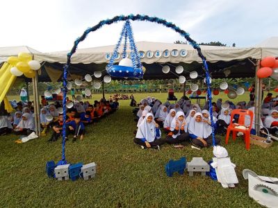 Perhiasan rumah biru